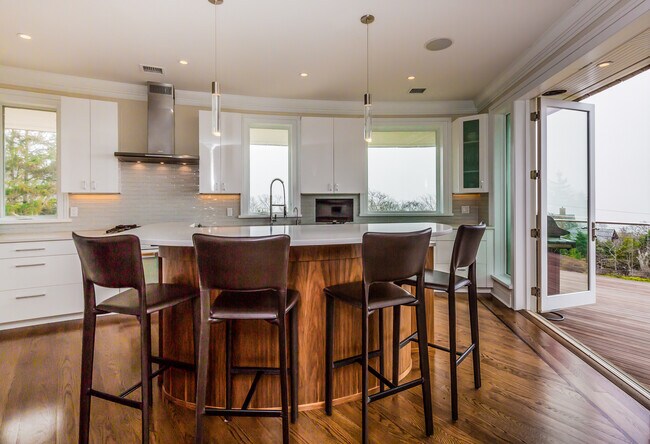 Building Photo - 21 Beech St