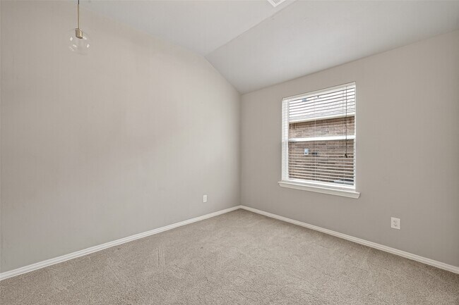 Building Photo - 16039 Cypress Farms Dr