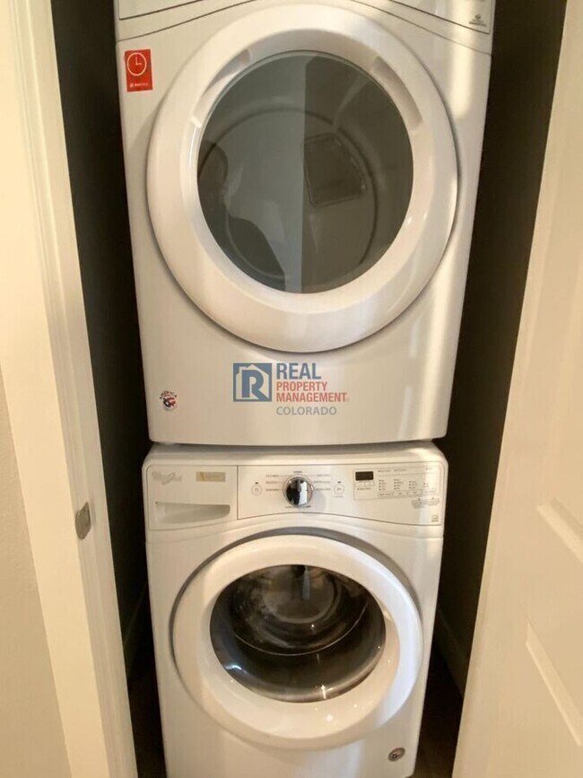 Building Photo - 16218 E Elk Dr