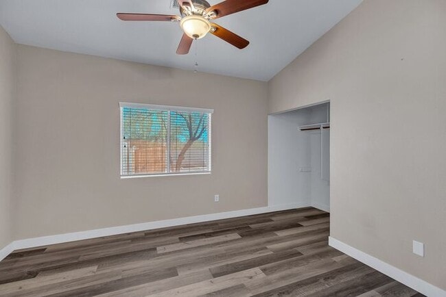 Building Photo - 1105 N 110th St