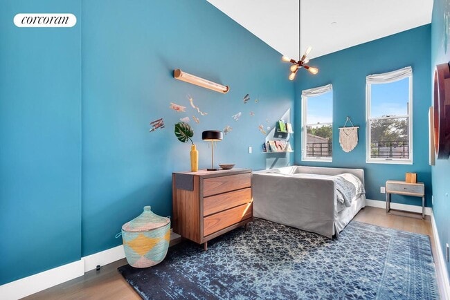 Building Photo - 164 Diamond St