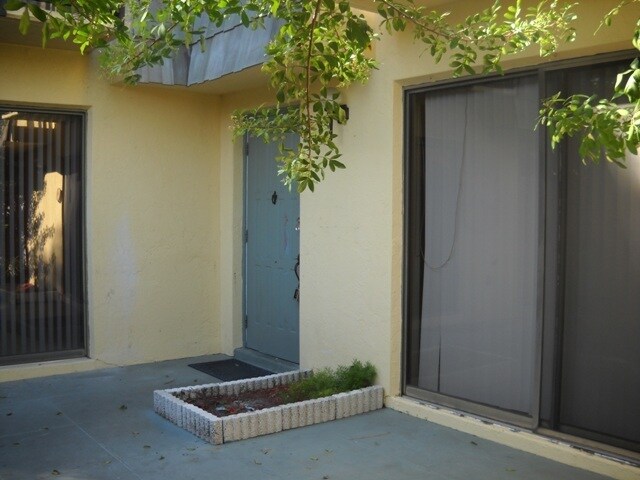 Building Photo - Parkwoods 5576-4