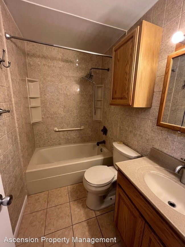 Building Photo - 3 br, 1.5 bath House - 1910 E 61st Pl N