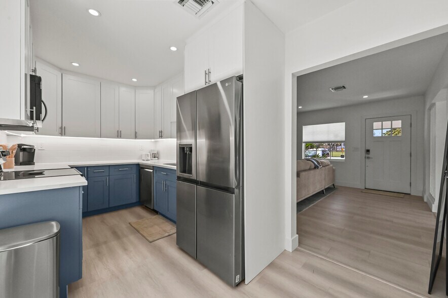 kitchen - 3400 Parker Ave