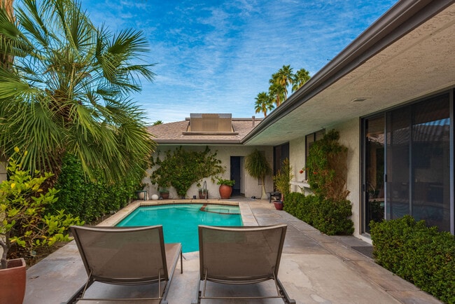 Building Photo - 3 Cornell Dr