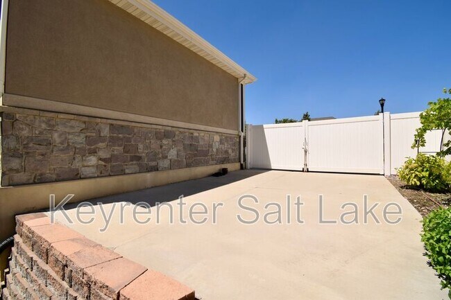 Building Photo - 2101 Plum Harvest Way