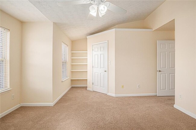 Building Photo - 2279 Hawks Bluff Trail NW