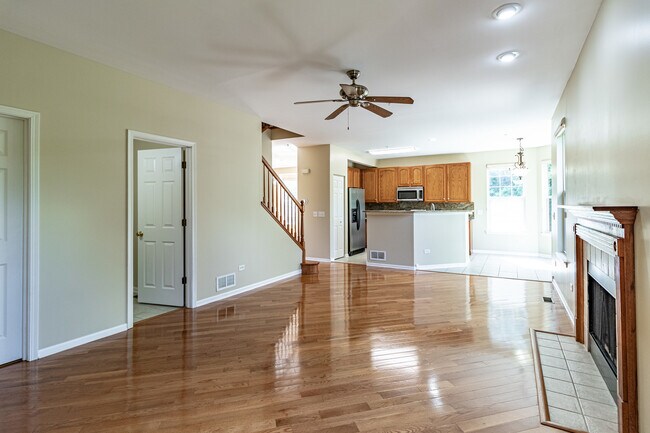 Building Photo - 810 Spencer Ln