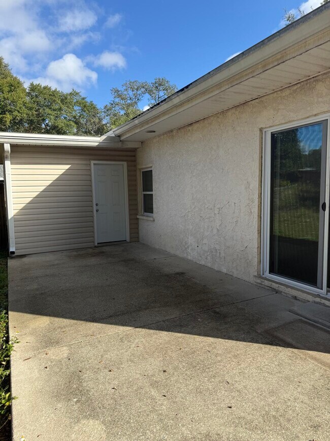 Building Photo - 608 W Sunset Blvd