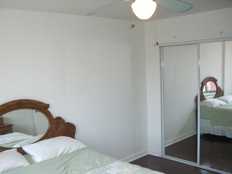 Building Photo - 1121 Arlington Blvd