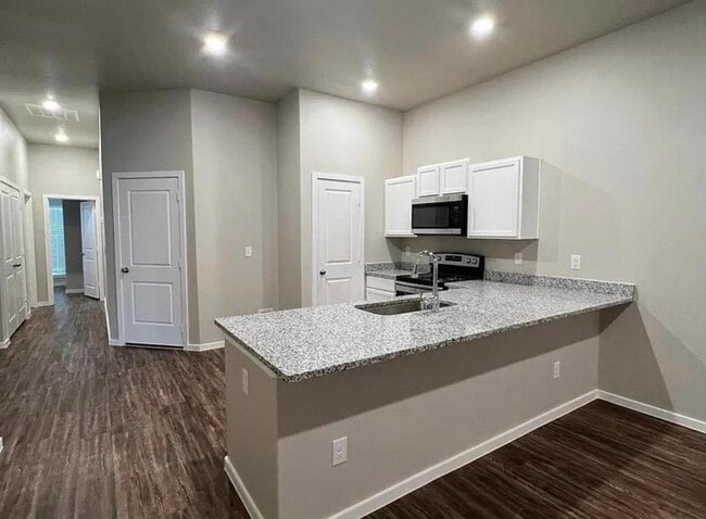 Building Photo - 2119 N Jayton Ave