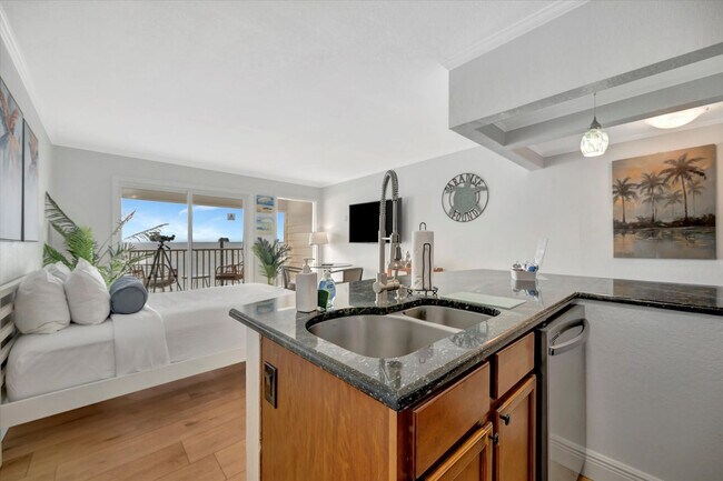 Building Photo - 2506 N Rocky Point Dr