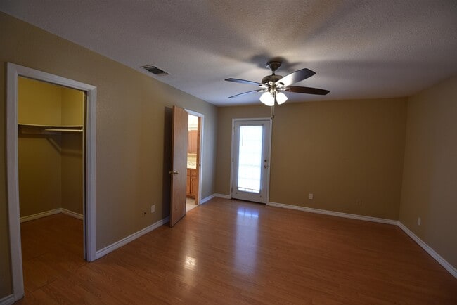 Building Photo - 106 Rawhide Trail