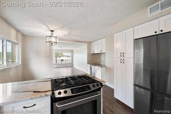 Building Photo - 4151 Bluebird Dr