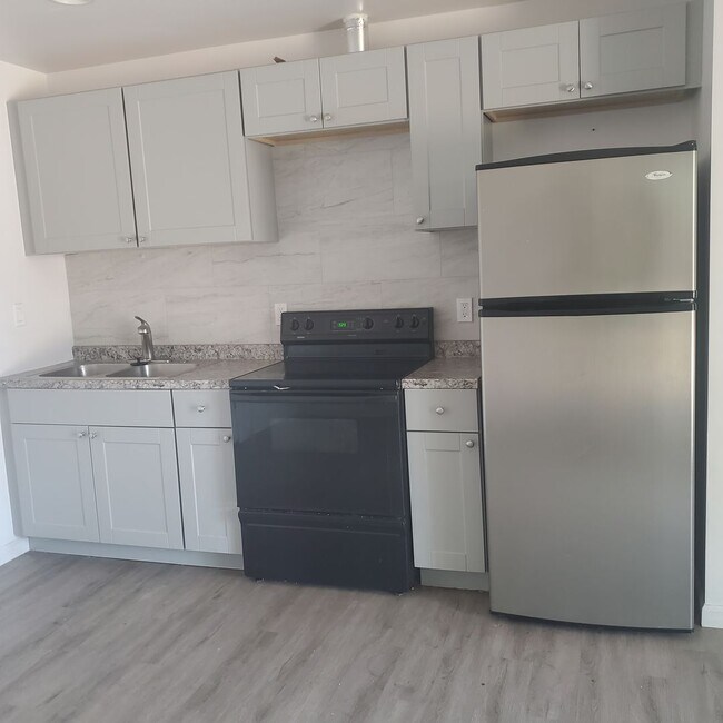Building Photo - New Home Centrally Located