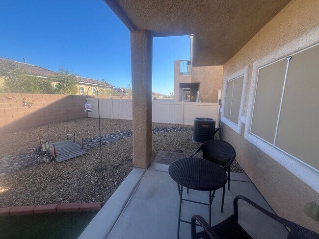 Building Photo - 3 Bedroom Townhome - Centennial Hills
