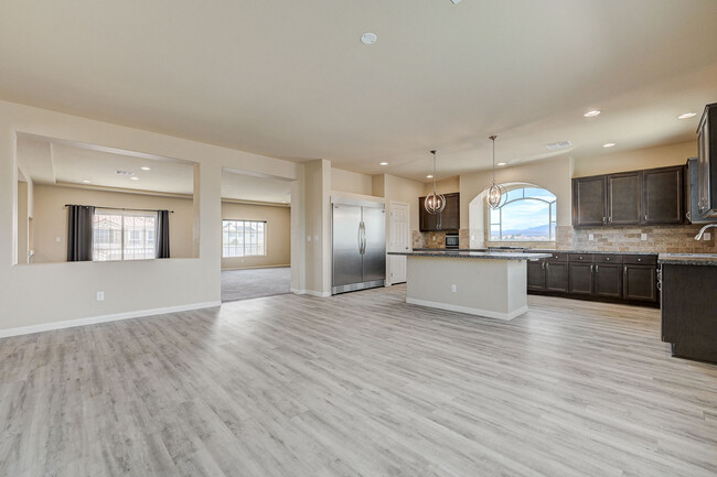 Building Photo - 706 Eros Ct