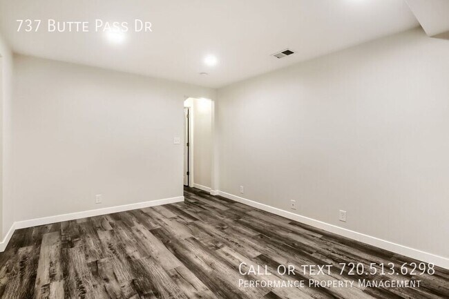 Building Photo - 737 Butte Pass Dr