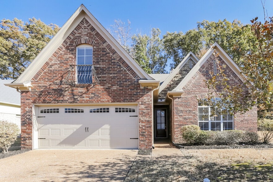 Primary Photo - 4662 Tulip Creek Dr