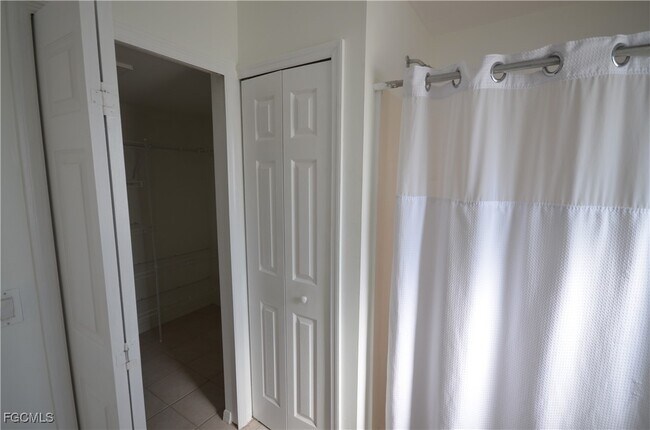 Building Photo - 1126 NW 2nd Ave