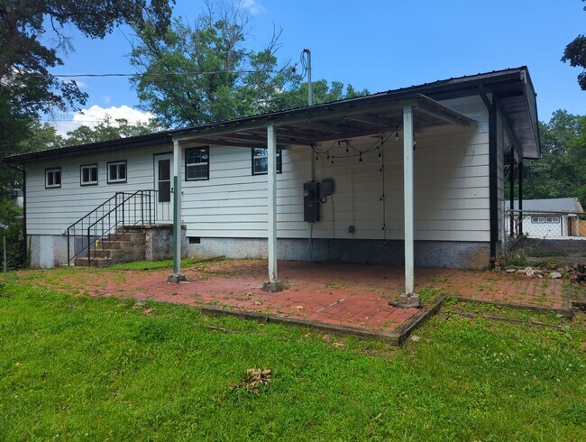 Building Photo - CUTE Red Bank House