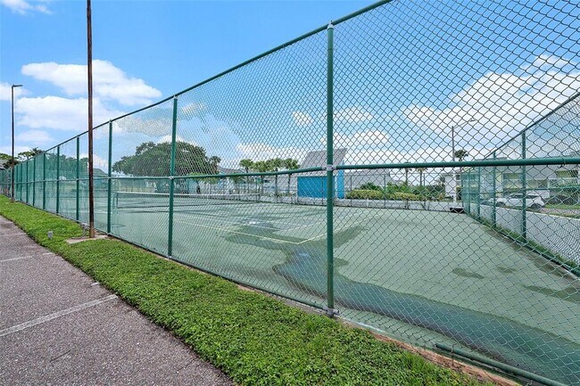 Building Photo - 455 Alt 19