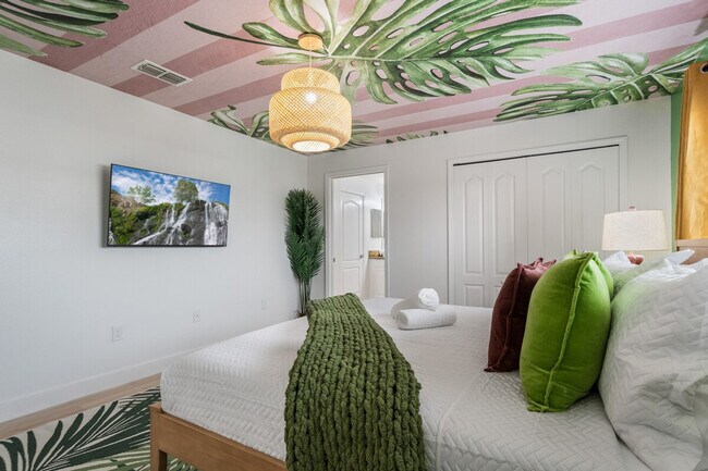 Building Photo - 8883 Candy Palm Rd