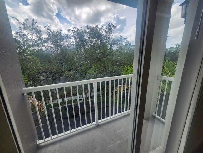 Building Photo - 3408 Shoma Dr