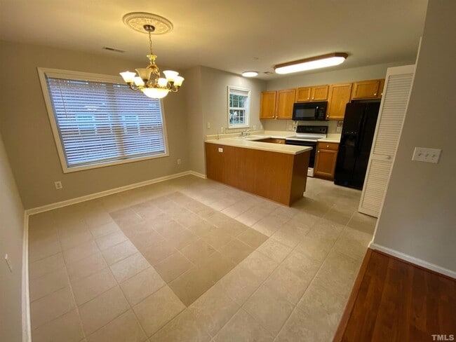 Building Photo - 2413 Wellington Ridge Loop