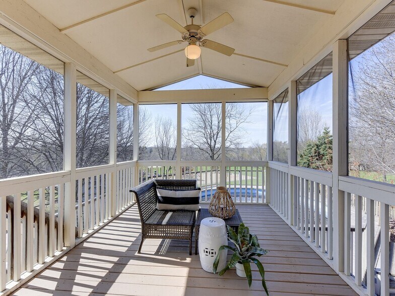 Building Photo - 17505 Rustic Hills Dr