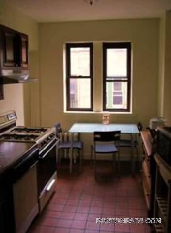 Building Photo - 448 Park Dr