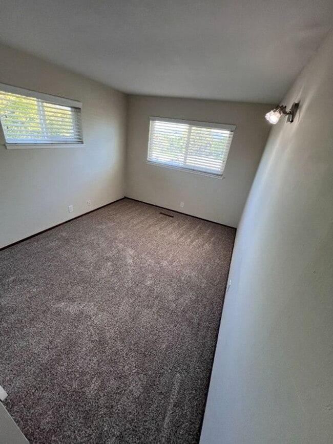 Building Photo - Hardeman