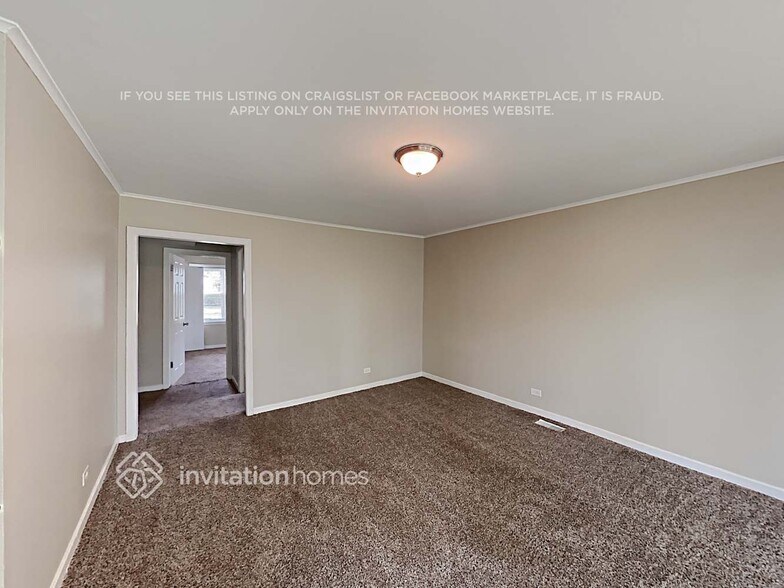 Building Photo - 9243 S 49th Ct