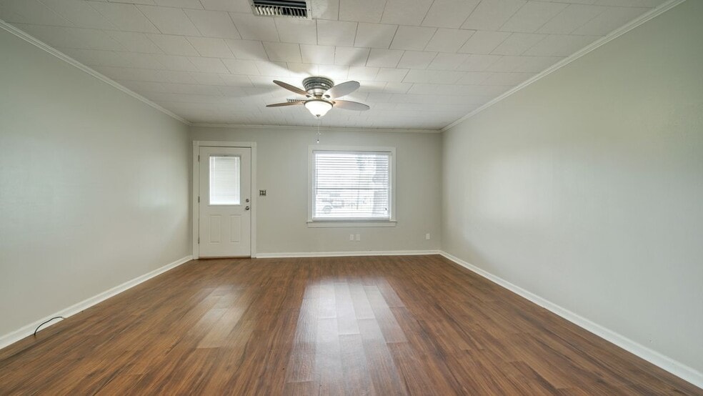 Building Photo - 216 E Milton Ave