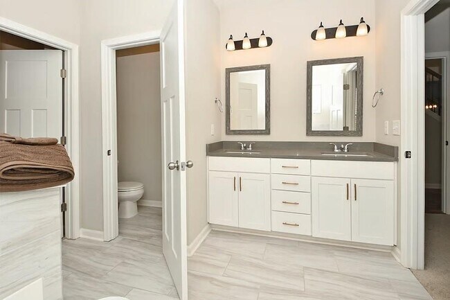 Building Photo - 208 Arrowwood Dr