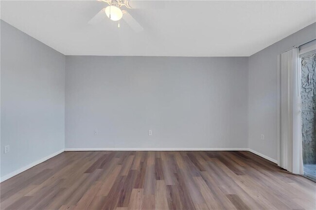 Building Photo - 542 Orange Dr