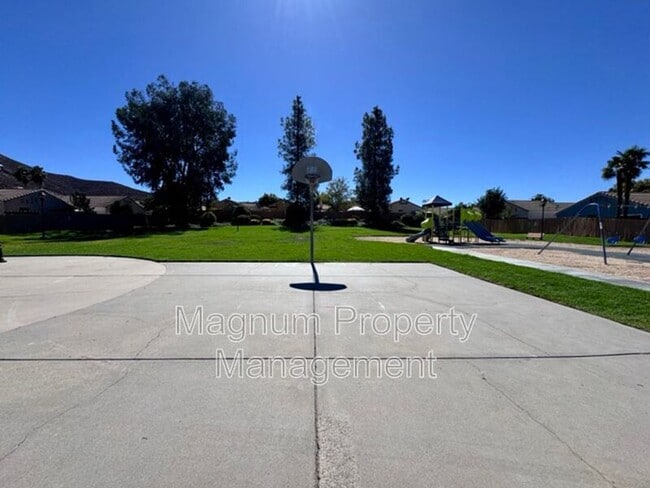 Building Photo - 27806 Hillpointe Dr