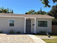 Building Photo - 1401 31st St S