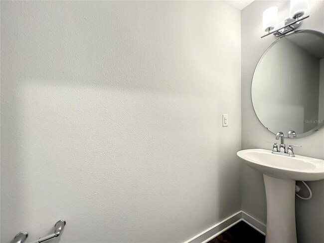 Building Photo - 3715 W Wisconsin Ave