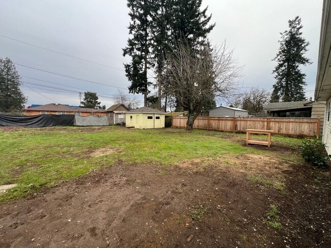 Building Photo - 109 SE 102nd Ave