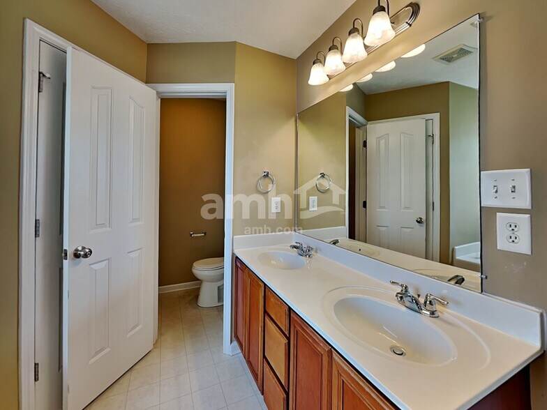 Building Photo - 4324 Pender Ct