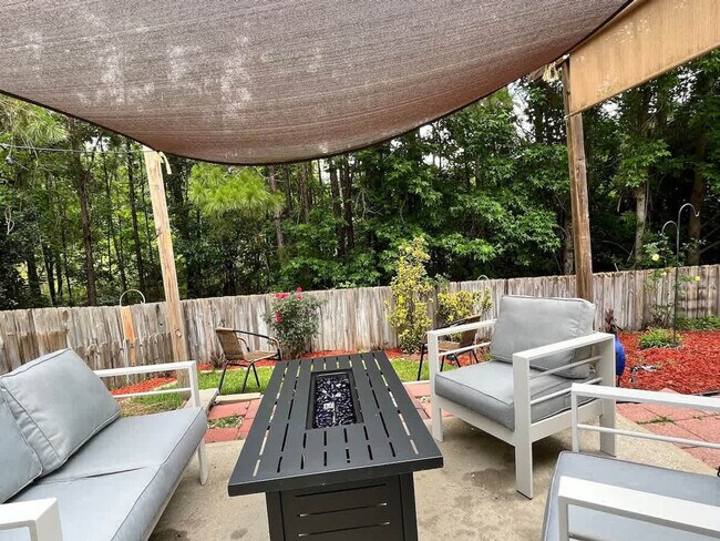 Building Photo - 182 Aquinnah Dr