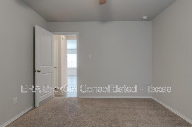 Building Photo - 242 Holland Pk