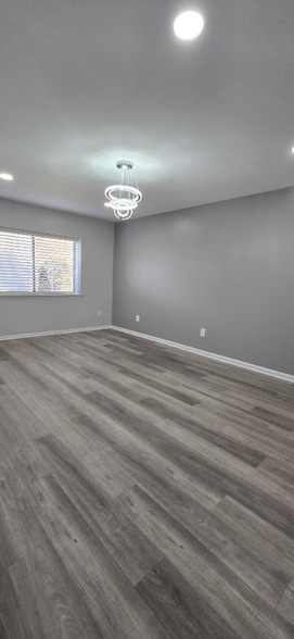 Building Photo - 333 Kennedy Dr