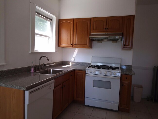 Building Photo - 1102 Boylston St