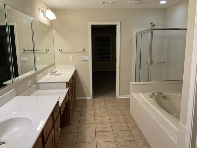 Building Photo - 1700 Northolt Ct