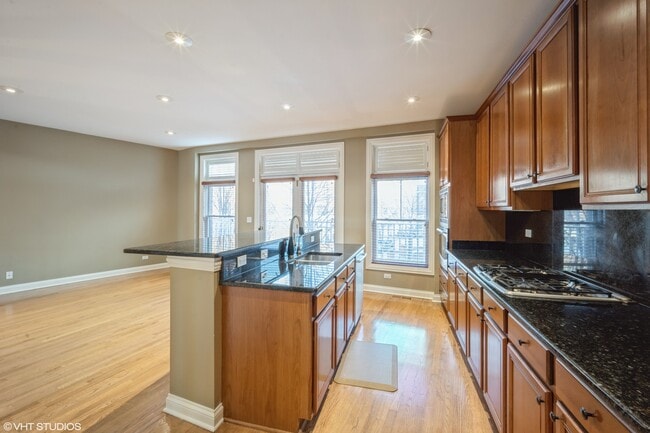 Building Photo - 2032 Valor Ct