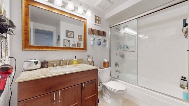 Building Photo - Charming 2-bedroom in Redwood Shores - $3,...