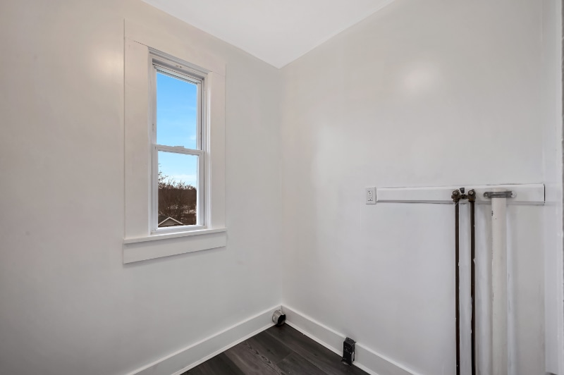 Building Photo - 325 S Keyser Ave