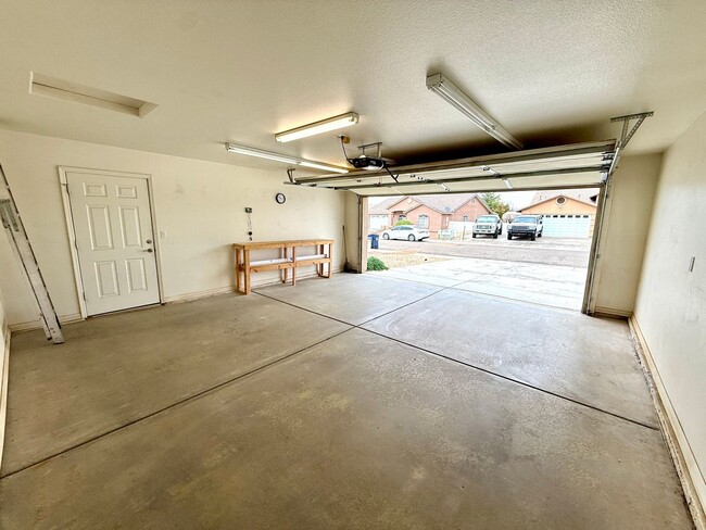 Building Photo - Available Now- Great 3 Bedroom Home in the Ranch at Long Mountain subdivision with Solar!